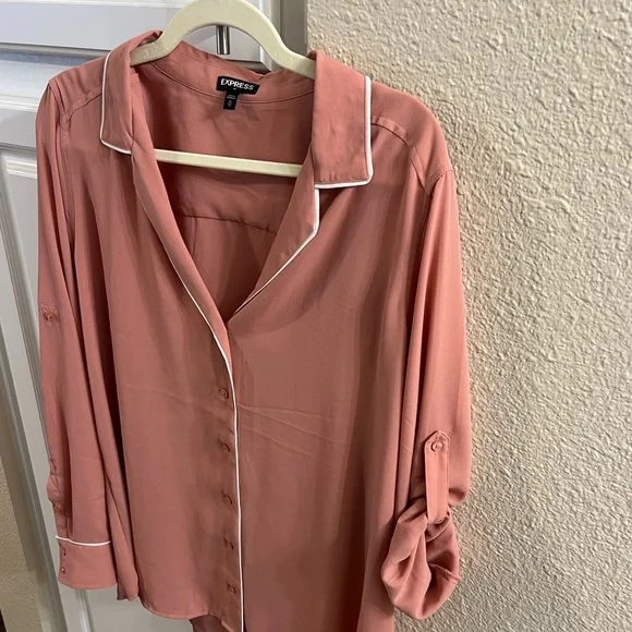 Express Rose Button-Down Women's Shirt - Picture 4 of 5